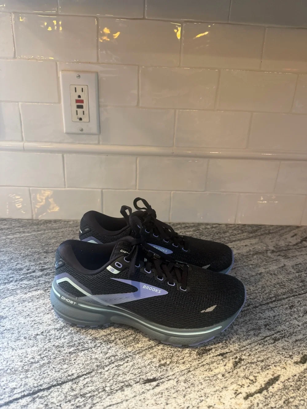 Women’s Brooks Ghost 15 Size 6